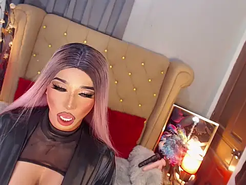 KYLINE WIILLS online show from November 15, 9:06 am