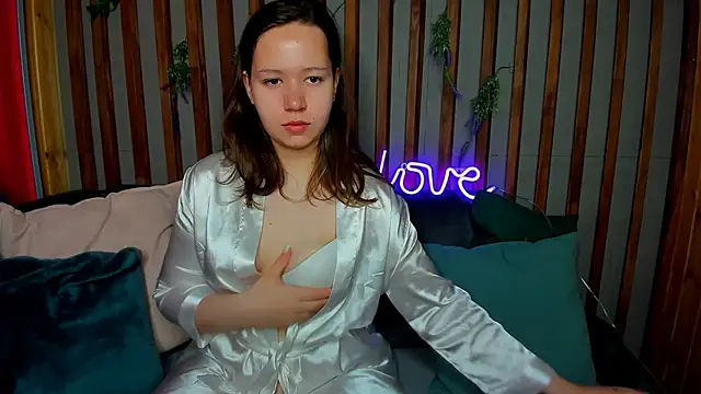 Snapshot of Laura_Ellinss chatting on September 27, 1:10 am Laura Ellinss online show from September 27, 1:10 am