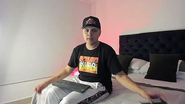 NoahLux online show from October 1, 7:31 pm