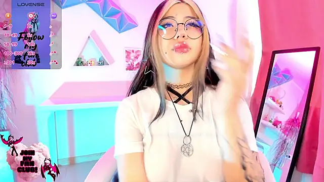 pinkk deemon online show from October 27, 2:32 pm