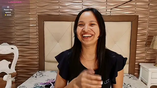Snapshot of Miladiosa chatting on April 26, 1:53 pm Miladiosa online show from April 26, 1:53 pm