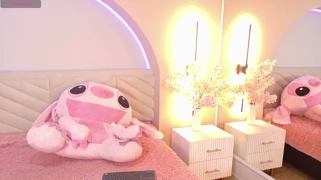 amy miller1 online show from April 9, 8:03 pm