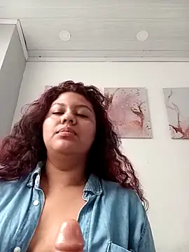 CloeStron online show from November 1, 1:57 pm