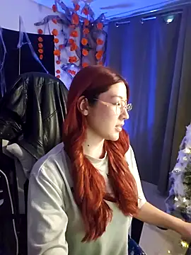 lunnaa  online show from November 5, 2:33 am