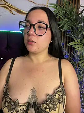 Snapshot of sara_roy04_ chatting on October 7, 3:36 am sara roy04  online show from October 7, 3:36 am