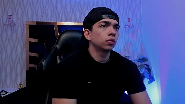 Eryonbradley online show from March 27, 11:26 pm