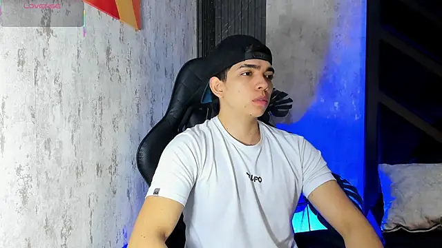 Eryonbradley online show from May 30, 12:08 am