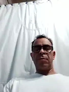 Snapshot of j_c_d chatting on September 11, 2:55 am j c d online show from September 11, 2:55 am