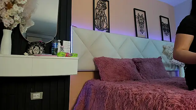 veronica hill  online show from September 9, 3:17 am