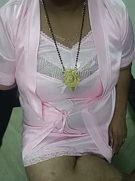Snapshot of Bhabhiji1 chatting on May 12, 5:21 pm Bhabhiji1 online show from May 12, 5:21 pm