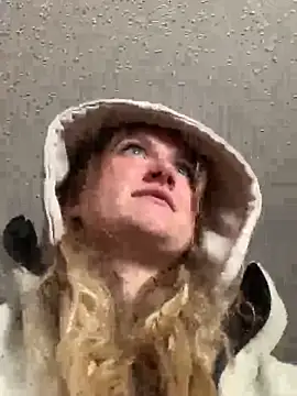 Snapshot of myasecrets chatting on March 3, 9:21 pm myasecrets online show from March 3, 9:21 pm