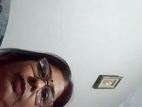 Snapshot of mileesha chatting on May 6, 6:35 pm mileesha online show from May 6, 6:35 pm