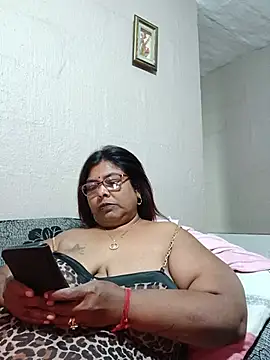 Snapshot of mileesha chatting on July 18, 6:34 pm mileesha online show from July 18, 6:34 pm