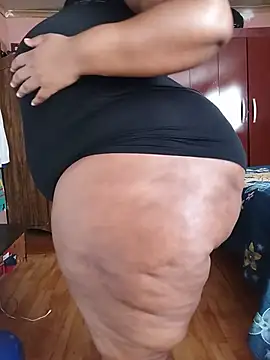 Snapshot of Babybigbutt chatting on June 29, 10:15 am Babybigbutt online show from June 29, 10:15 am