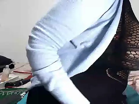 Snapshot of BigPussy10xx chatting on June 9, 3:29 am BigPussy10xx online show from June 9, 3:29 am