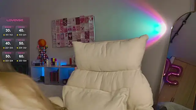 Lunainnk online show from November 15, 1:47 am