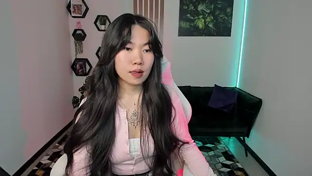 LunaPurrr online show from November 17, 1:11 am