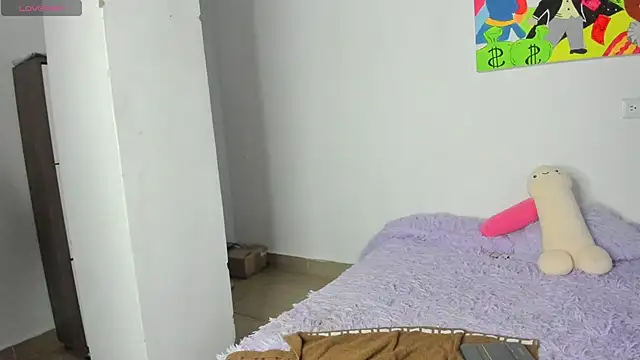 MiaVillalobos online show from February 4, 11:20 pm