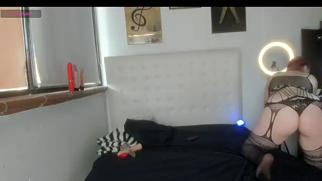 Roxannelorence  online show from November 13, 2:49 pm