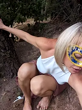 HotWife VR online show from July 25, 5:10 pm