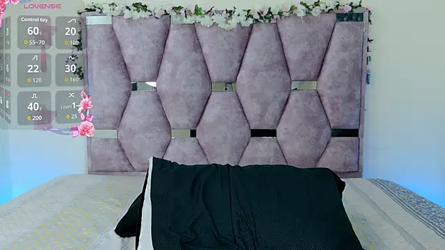 lana and liam  online show from November 18, 9:36 am