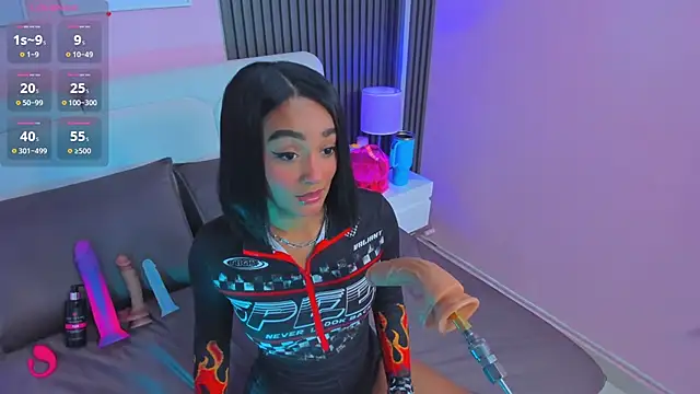 Clawdeen  wolf online show from April 7, 8:20 pm