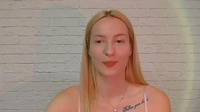 Snapshot of Alice_Sweet_01 chatting on June 17, 8:21 pm Alice Sweet 01 online show from June 17, 8:21 pm