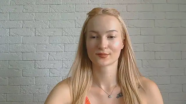 Snapshot of Alice_Sweet_01 chatting on July 19, 11:03 am Alice Sweet 01 online show from July 19, 11:03 am