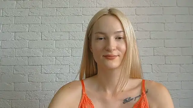 Snapshot of Alice_Sweet_01 chatting on August 7, 10:28 am Alice Sweet 01 online show from August 7, 10:28 am