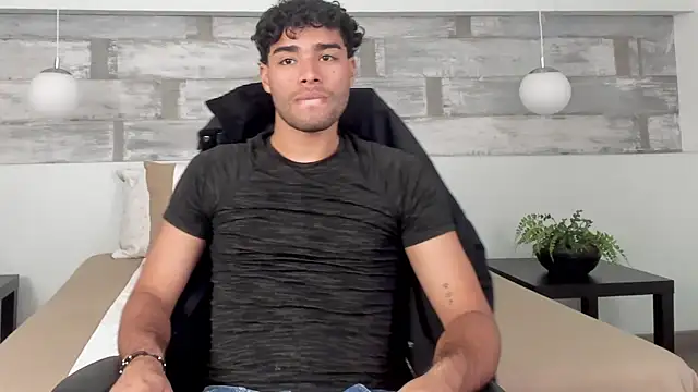 RaphaelDufort online show from January 8, 8:00 pm