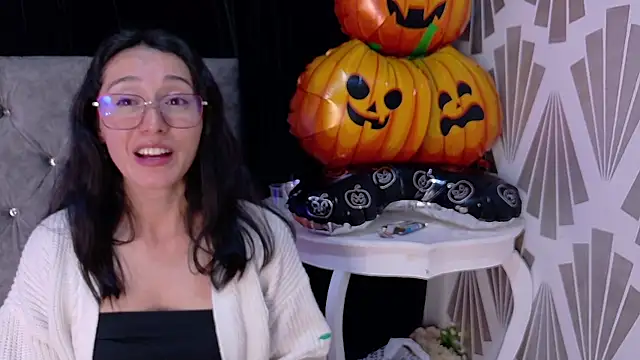 Ginevra esposito online show from October 31, 1:06 am