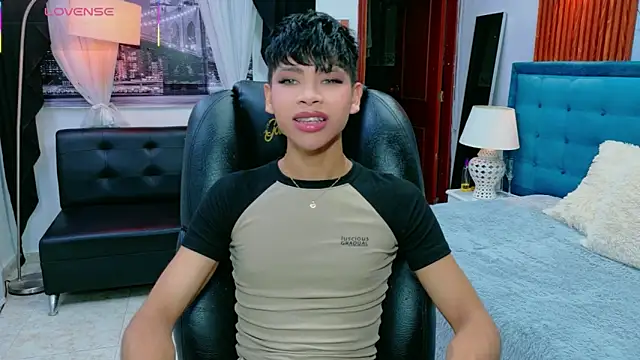 Snapshot of dilan_911 chatting on May 22, 7:08 pm dilan 911 online show from May 22, 7:08 pm