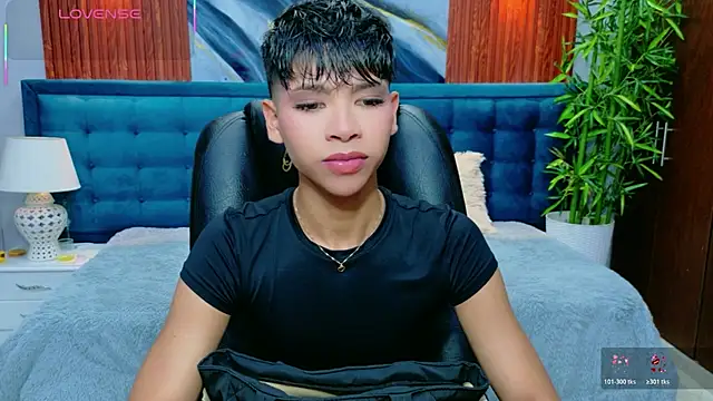 Snapshot of dilan_911 chatting on May 26, 6:37 pm dilan 911 online show from May 26, 6:37 pm