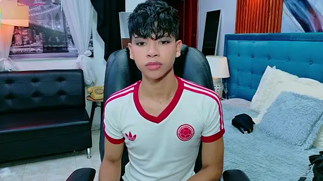 Snapshot of dilan_911 chatting on June 6, 6:45 pm dilan 911 online show from June 6, 6:45 pm