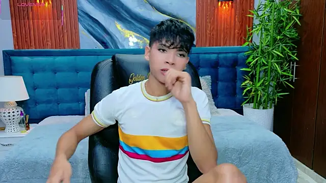 Snapshot of dilan_911 chatting on June 7, 7:17 pm dilan 911 online show from June 7, 7:17 pm