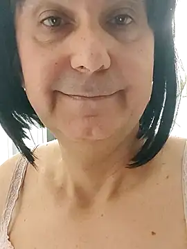 Snapshot of Emily_de_Carla chatting on October 6, 6:44 am Emily de Carla online show from October 6, 6:44 am