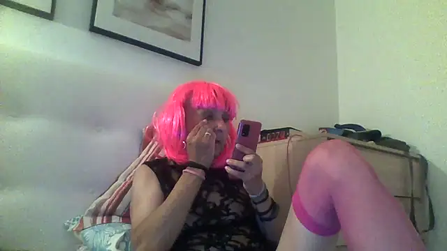 Snapshot of Emily_de_Carla chatting on October 19, 10:43 pm Emily de Carla online show from October 19, 10:43 pm