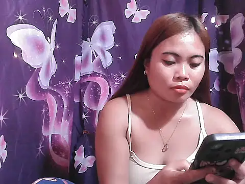 Hot Samantha4u online show from April 13, 10:59 pm