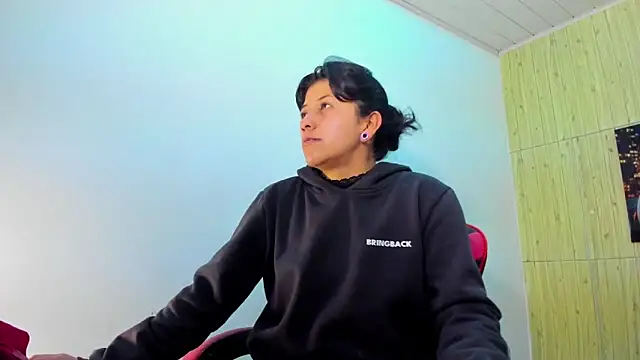 Raven Rouge  online show from October 22, 4:13 am