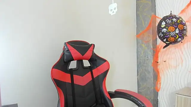 Raven Rouge  online show from October 30, 5:20 am