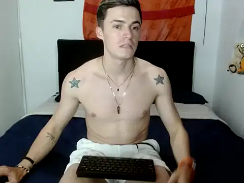 Snapshot of Ken_bigcock77 chatting on September 24, 4:16 am Ken bigcock77 online show from September 24, 4:16 am