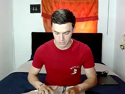 Snapshot of Ken_bigcock77 chatting on September 25, 6:11 pm Ken bigcock77 online show from September 25, 6:11 pm