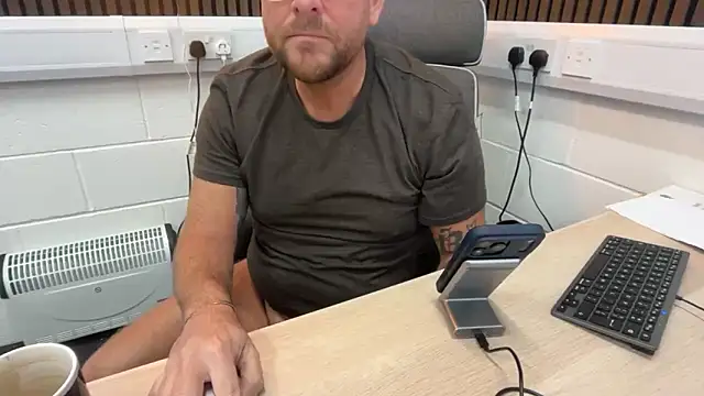 bilf1978 online show from April 2, 7:28 am