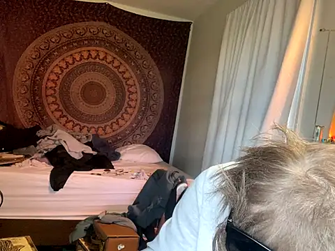 XanderOzzz online show from November 11, 9:26 pm