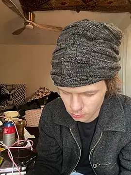 XanderOzzz online show from February 12, 1:50 pm