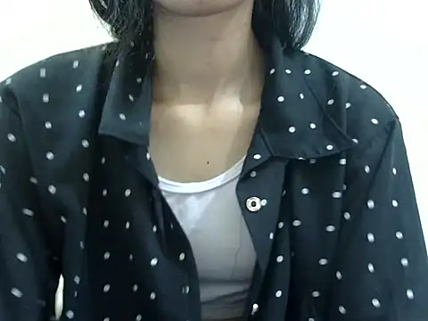 smallcuute online show from November 30, 1:20 am