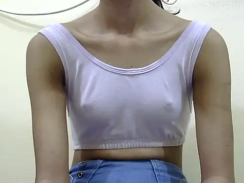 smallcuute online show from December 17, 10:27 pm