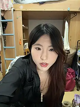 Snapshot of ououlovelove chatting on February 1, 9:02 pm ououlovelove online show from February 1, 9:02 pm