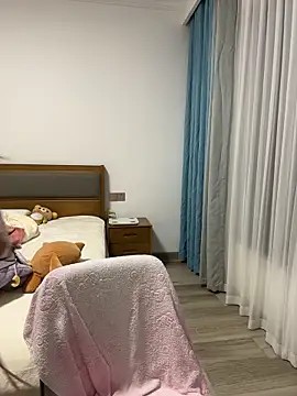 Snapshot of ououlovelove chatting on February 20, 2:06 pm ououlovelove online show from February 20, 2:06 pm