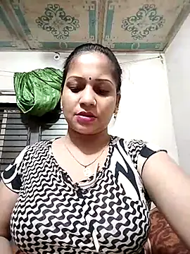 Snapshot of Payel_50 chatting on July 7, 2:43 pm Payel 50 online show from July 7, 2:43 pm